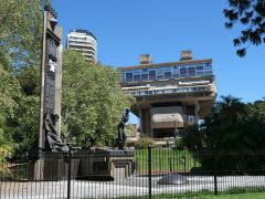 Denkmal Evaita Peron und Biblioteca Nacional