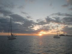 Sonnenuntergang in der Pokai Bay